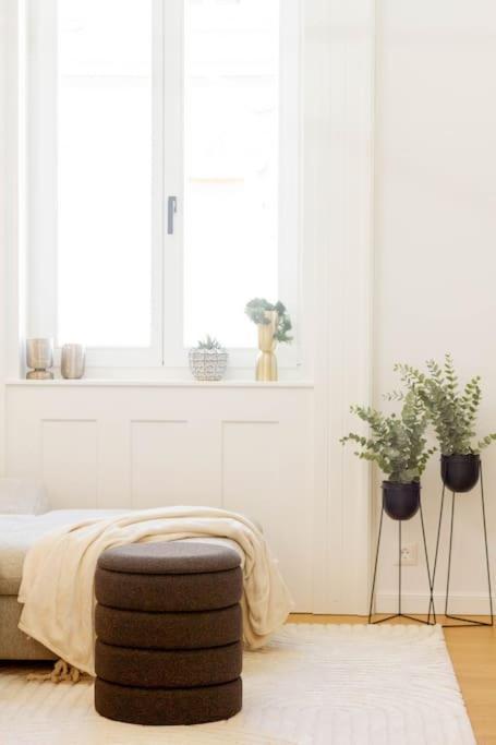 Harmonic In Bem Square Apartment